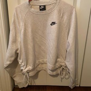 Cropped Nike Crewneck